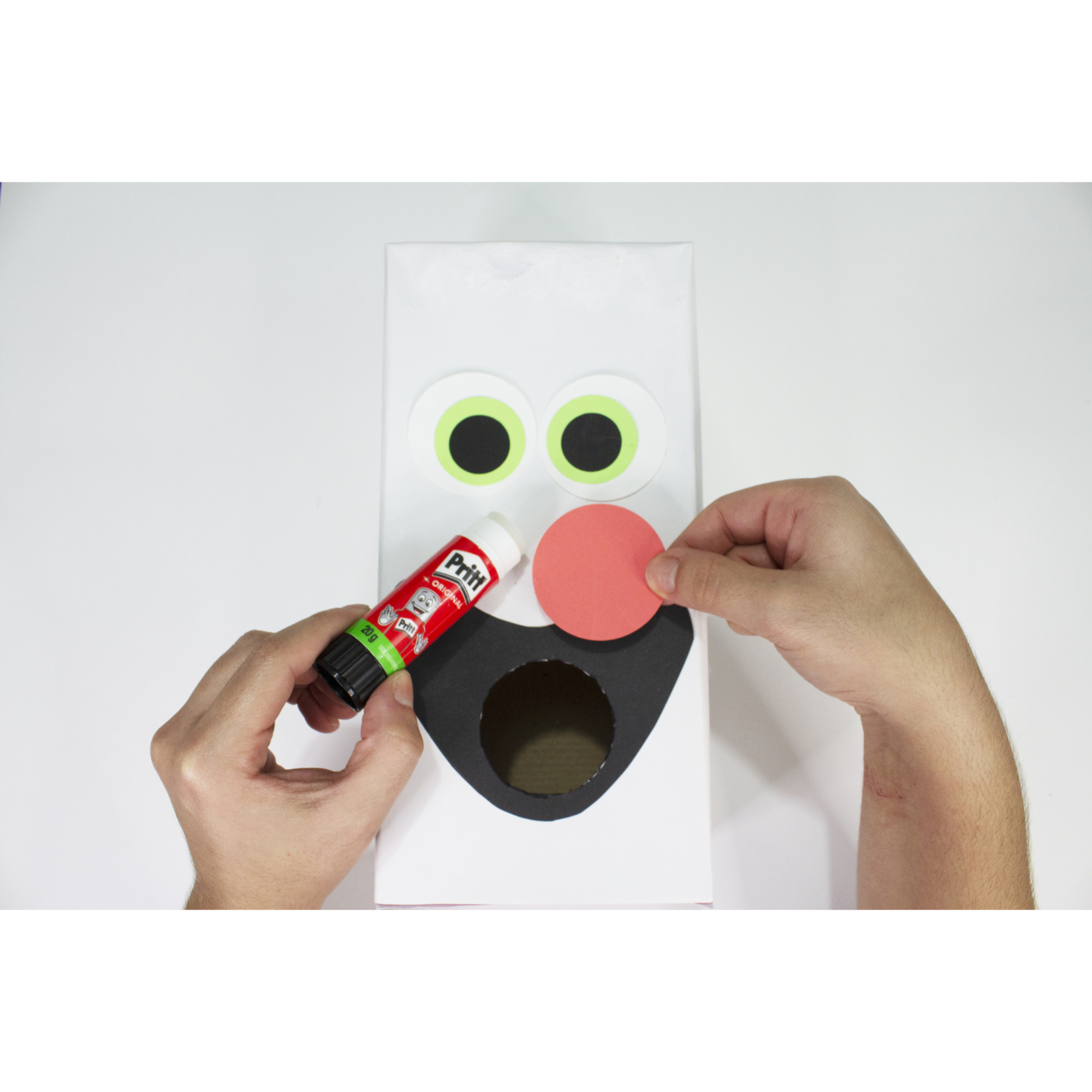 Pritt mostra o passo a passo para criar a “Boca do Palhaço”