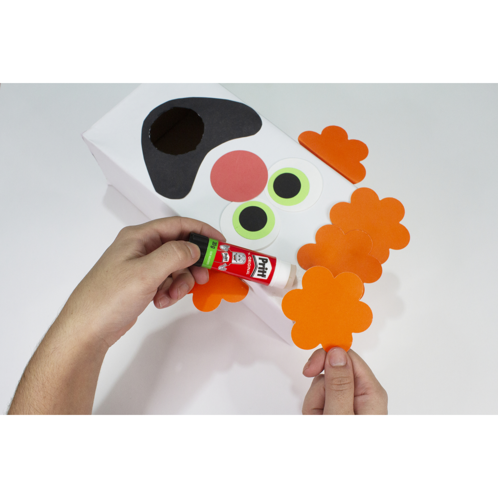 Pritt mostra o passo a passo para criar a “Boca do Palhaço”