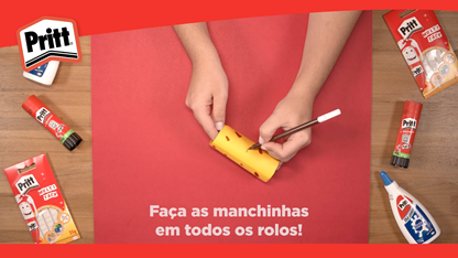 Crie uma girafa com rolos de papel higiênico