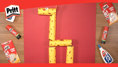 Crie uma girafa com rolos de papel higiênico