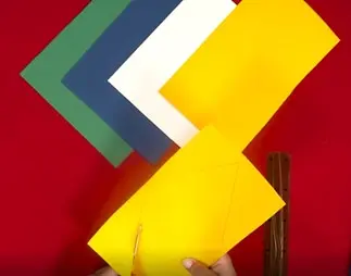 Entre no clima da Copa fazendo bandeiras do Brasil com papel