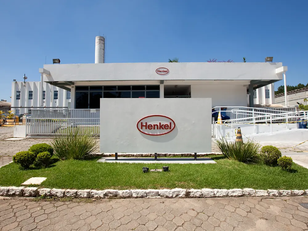 Foto da fachada da Henkel Itapevi